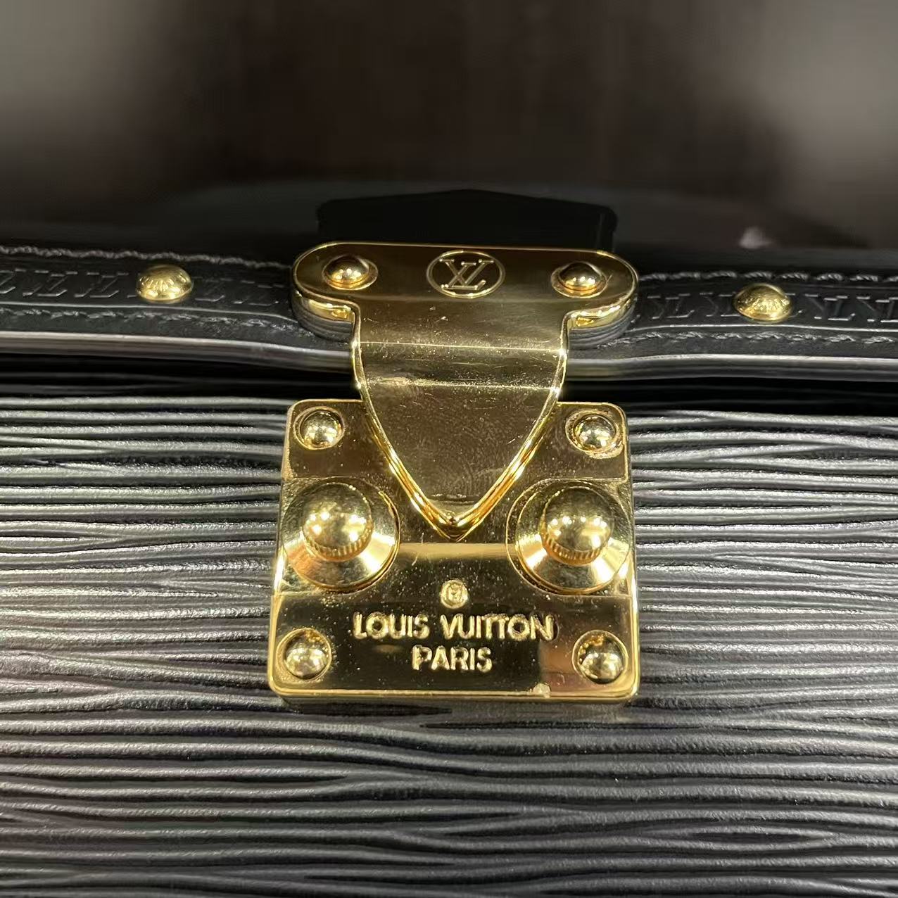 (Preowned) LOUIS VUITTON Papillon Trunk