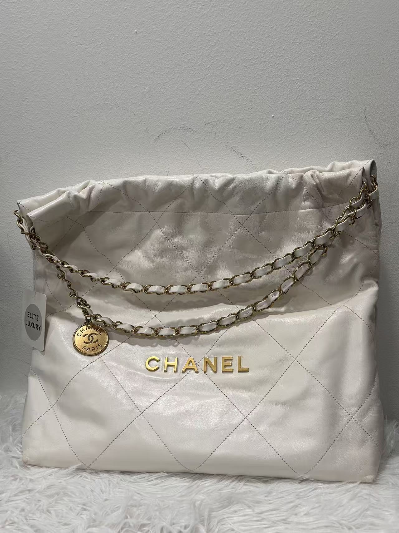 (Preowned) CHANEL 22Bag 23A, gold color, small size, female style, white
