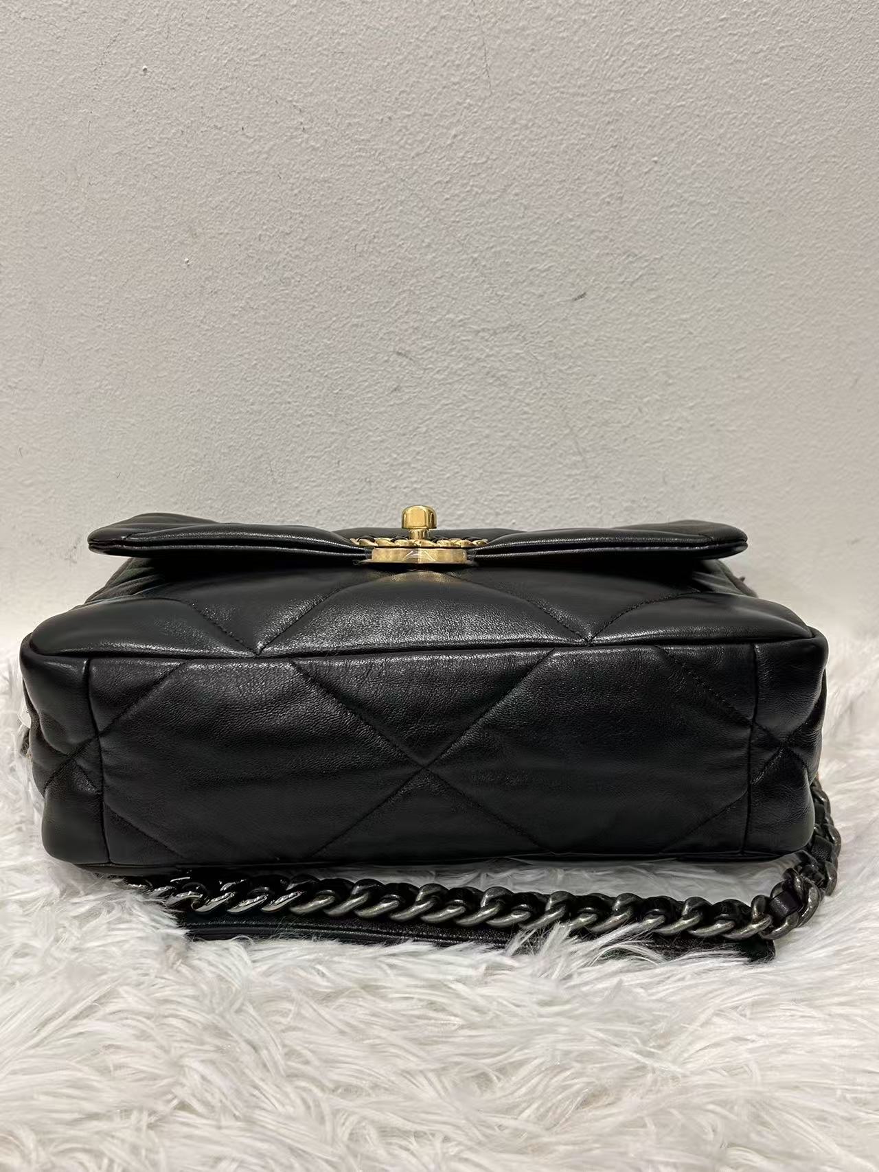 (Preowned) CHANEL 19Bag Small Female Black