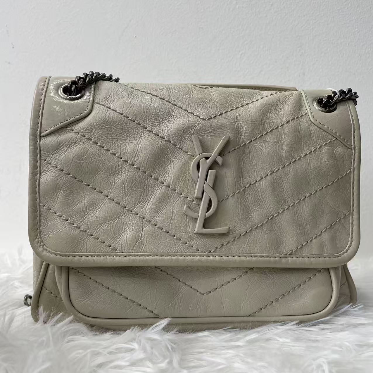 (Preowned) SAINT LAURENT YSL Niki Logo White