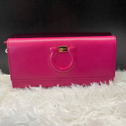 (Preowned) Ferragamo