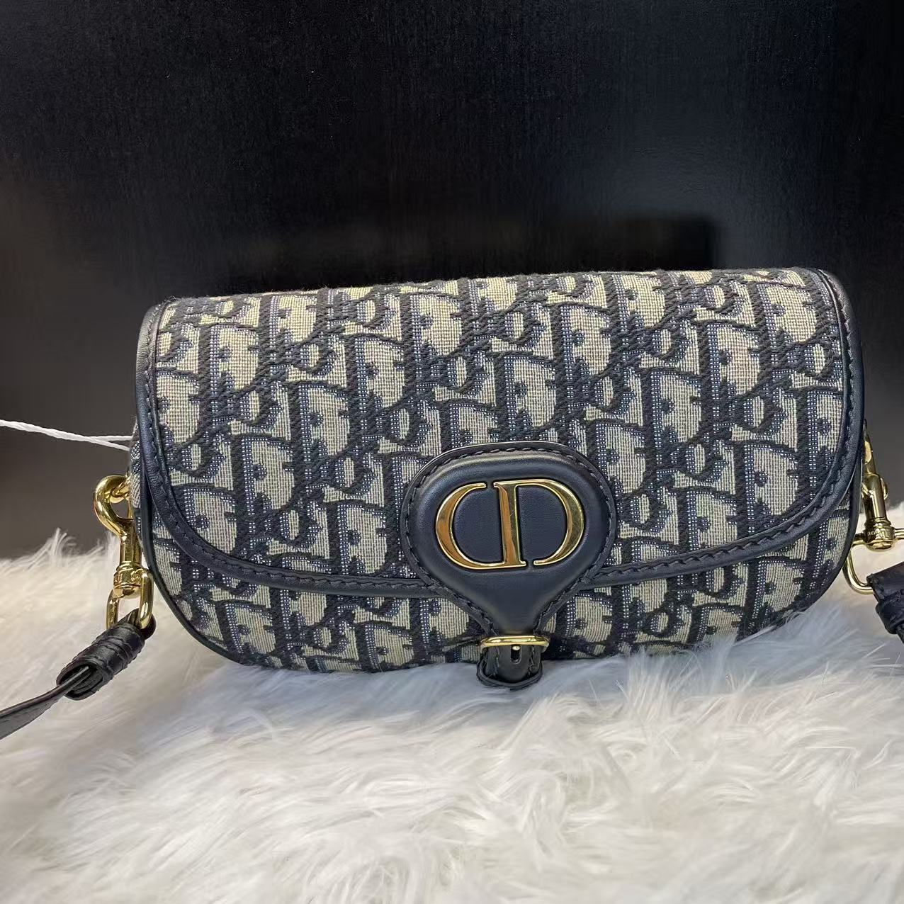 (Preowned) DIOR Bobby EAST-WEST Oblique