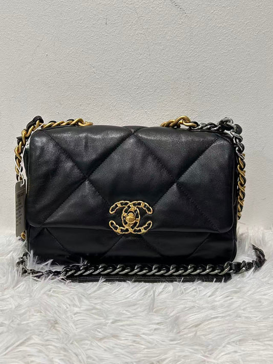 (Preowned) CHANEL 19Bag Small Female Black