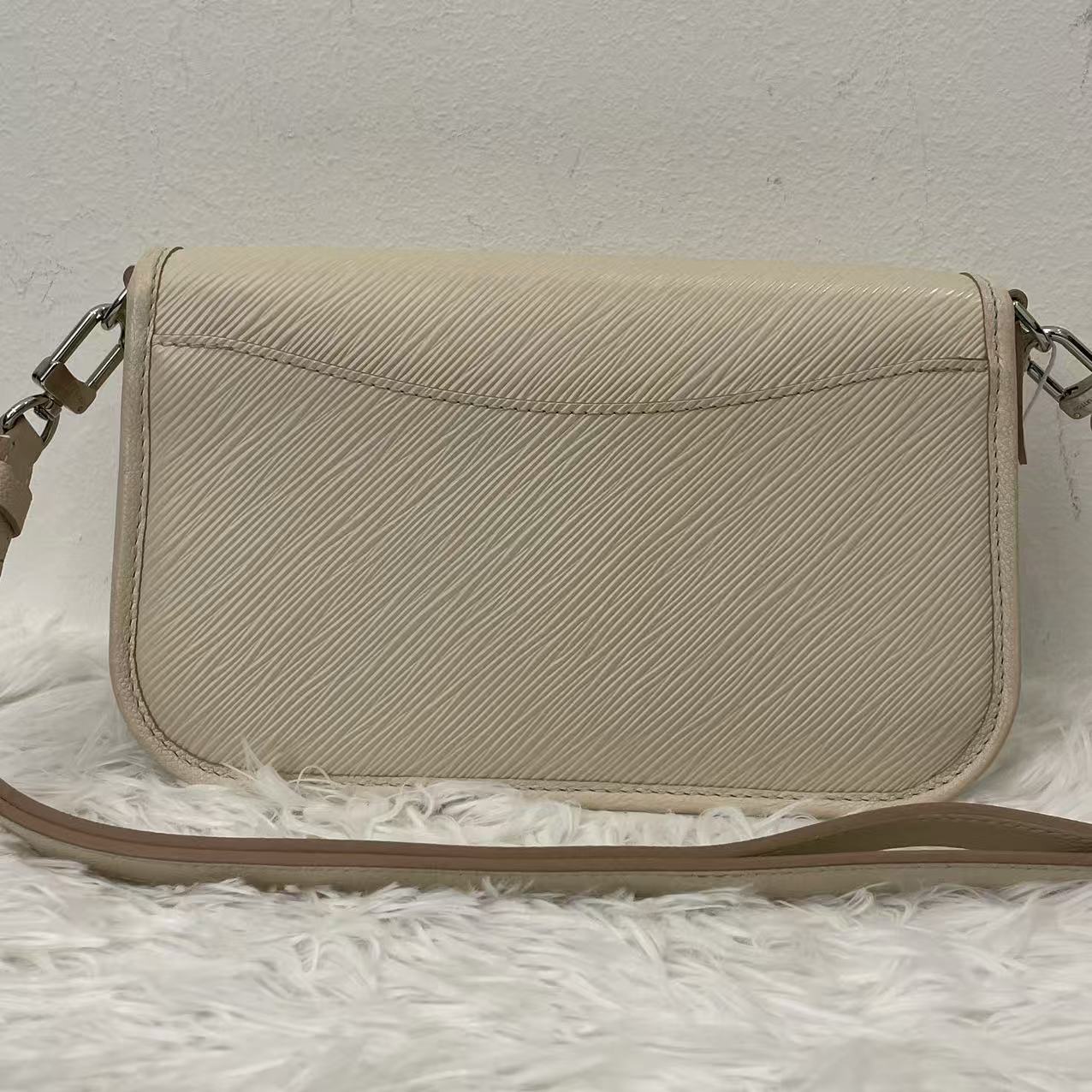 (Preowned) LOUIS VUITTON Buci