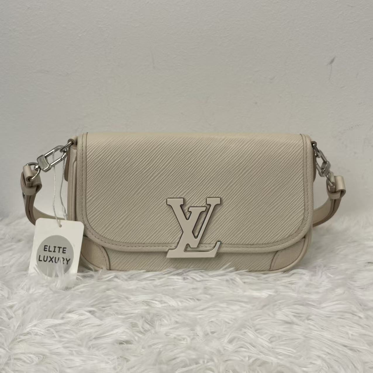 (Preowned) LOUIS VUITTON Buci