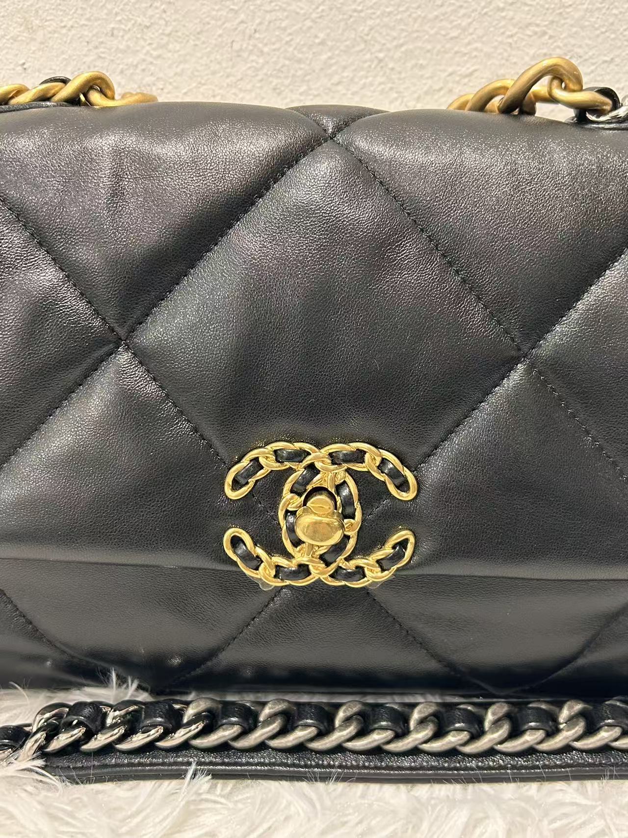 (Preowned) CHANEL 19Bag Small Female Black