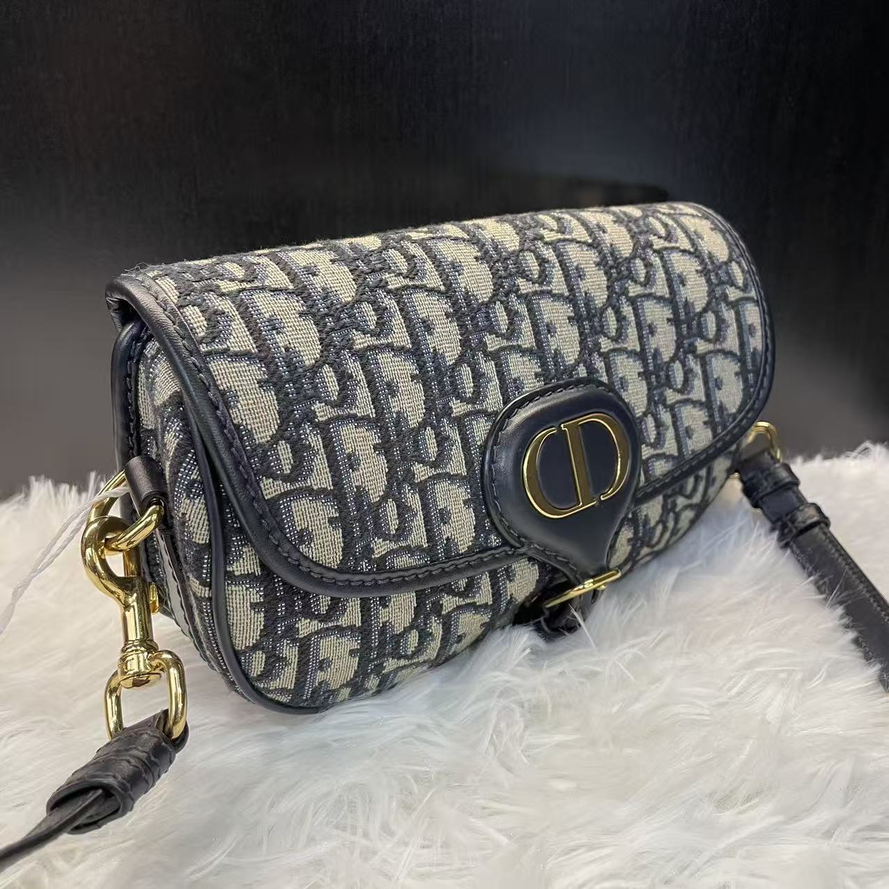 (Preowned) DIOR Bobby EAST-WEST Oblique