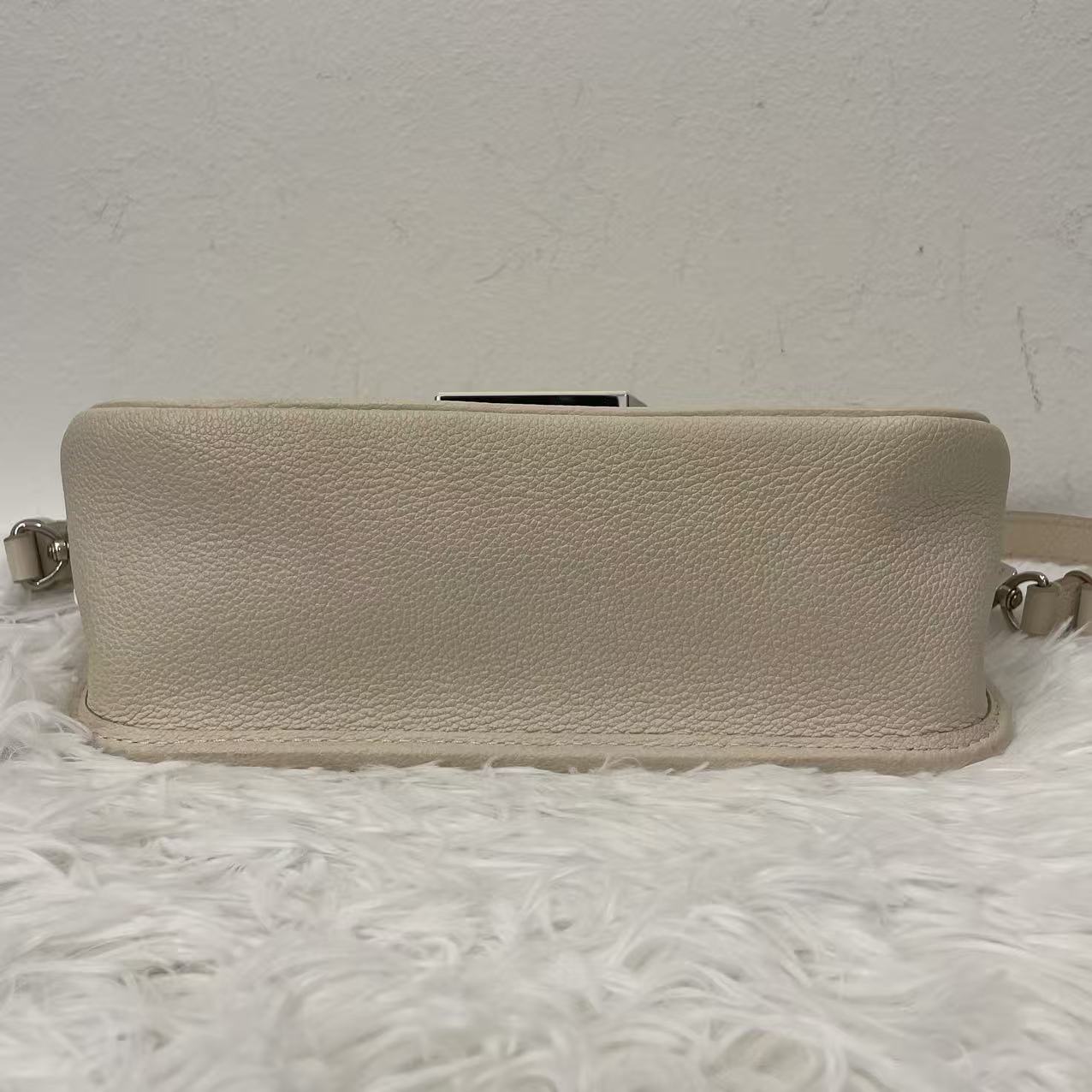 (Preowned) LOUIS VUITTON Buci