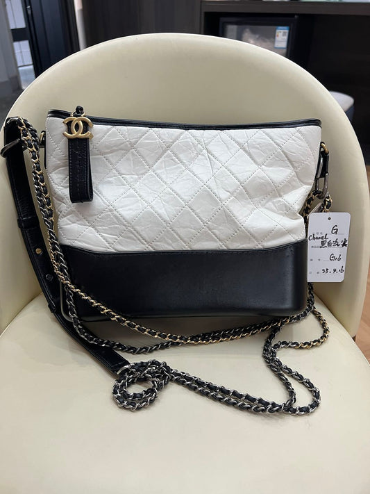 (Preowned) CHANEL Gabrielle Hobo MM