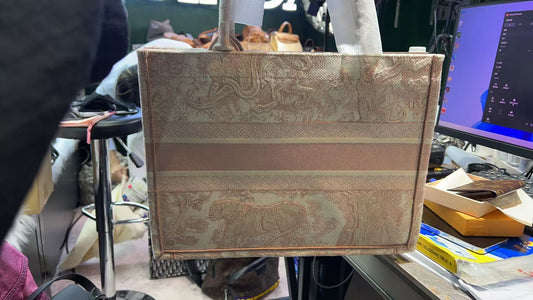 (Preowned) DIOR tote bag medium