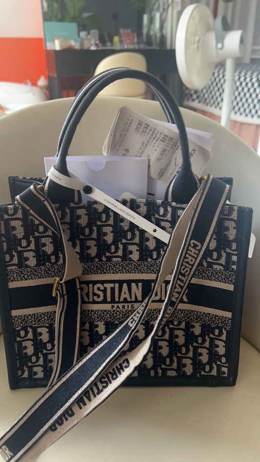 (Preowned) DIOR BookTote PM BLUE